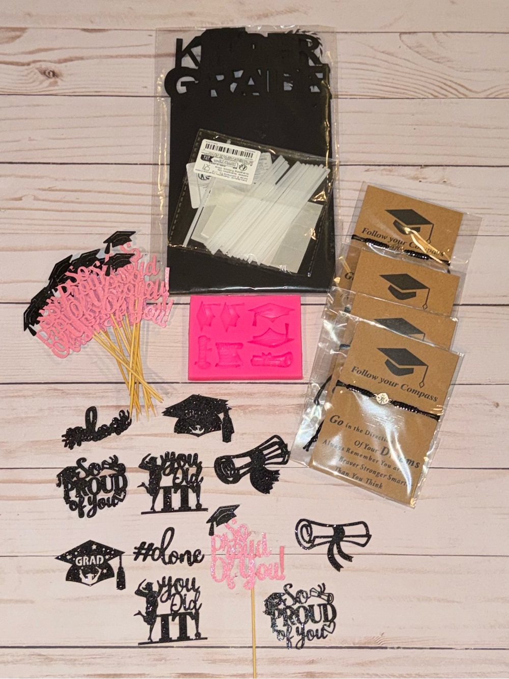 Graduation party accessories